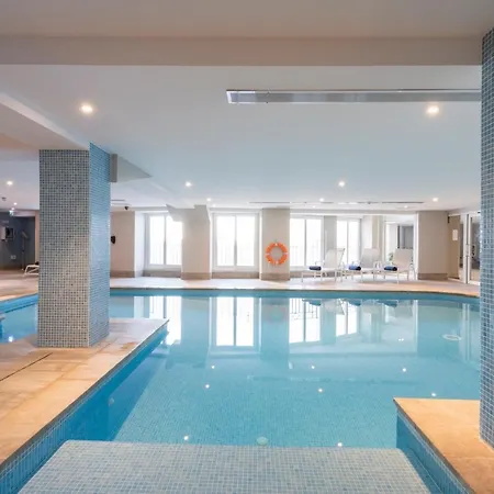 Waterfront 4*