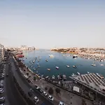 Ξενοδοχείο Waterfront 4*