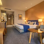 Ξενοδοχείο Waterfront 4*