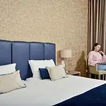 Waterfront Hotel 4*