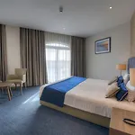 Waterfront 4*