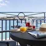 Ξενοδοχείο Waterfront 4*