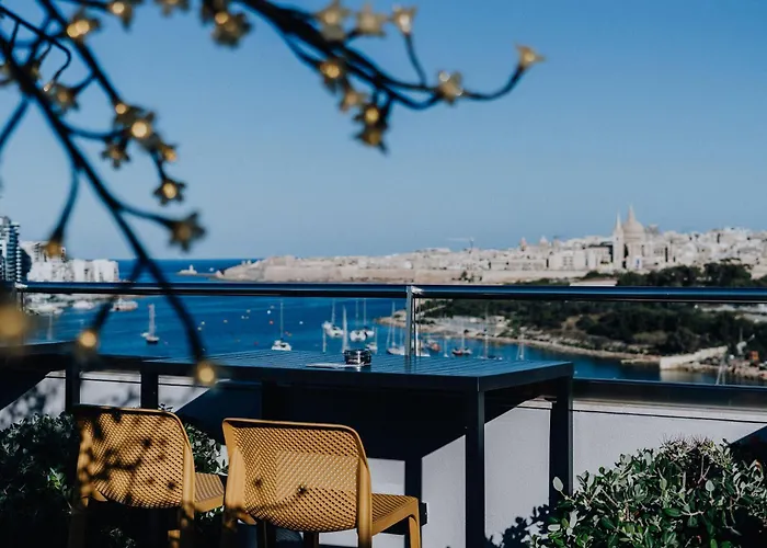 Waterfront 4* Слима