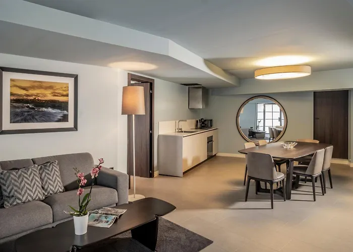 Waterfront Hotell 4*