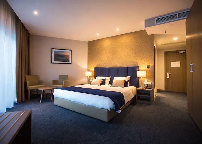 Waterfront 4* Слима