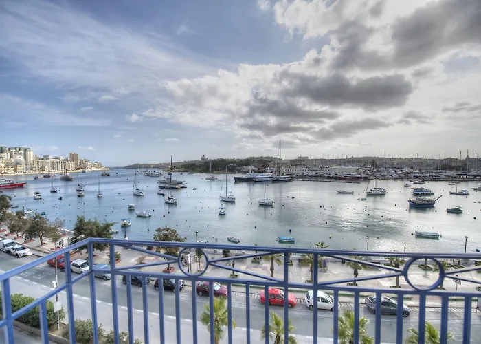 Waterfront Hotell 4*