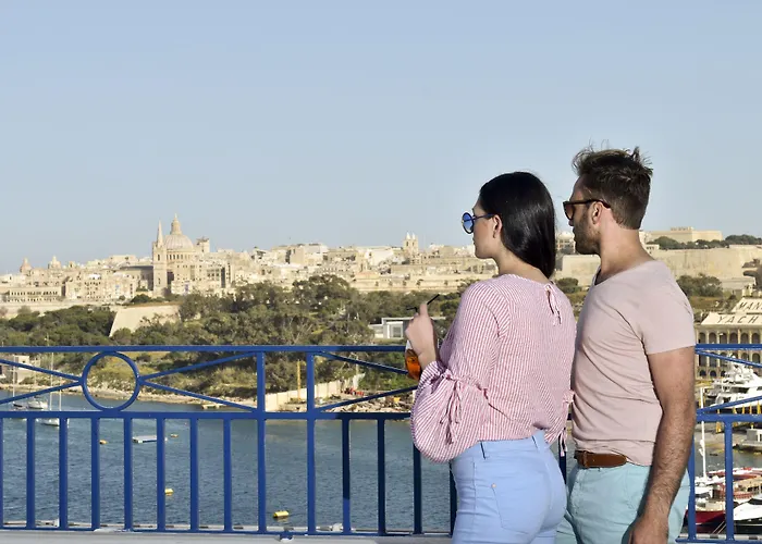 Waterfront Отель