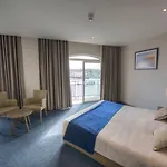 Waterfront Hotel 4*