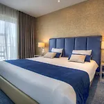 Waterfront 4*