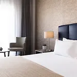Waterfront 4*