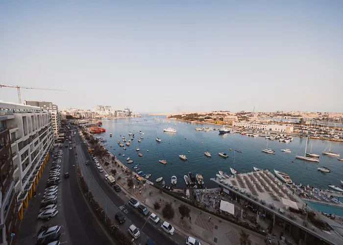 Ξενοδοχείο Waterfront 4*